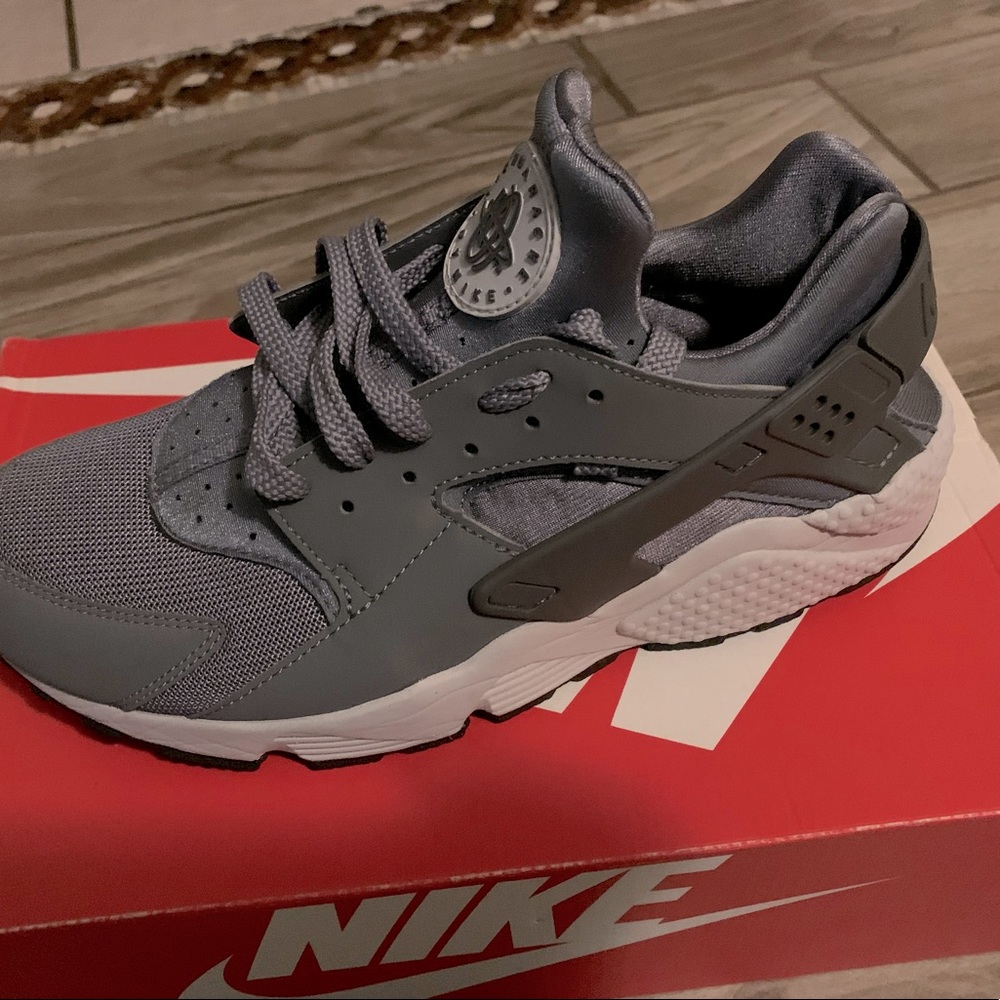 Gray Nike huarache mens worn once!